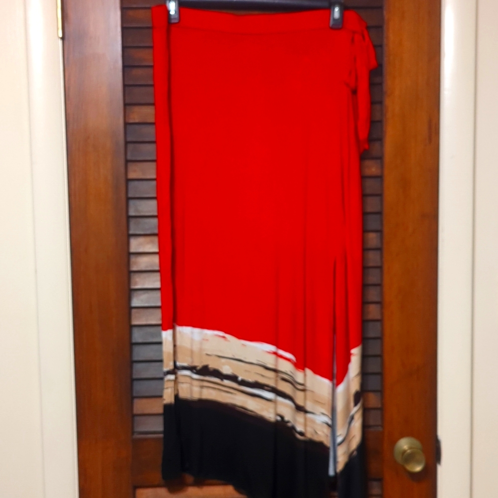 Worthington XL Maxi skirt with a slit up the left side in red, tan, black
